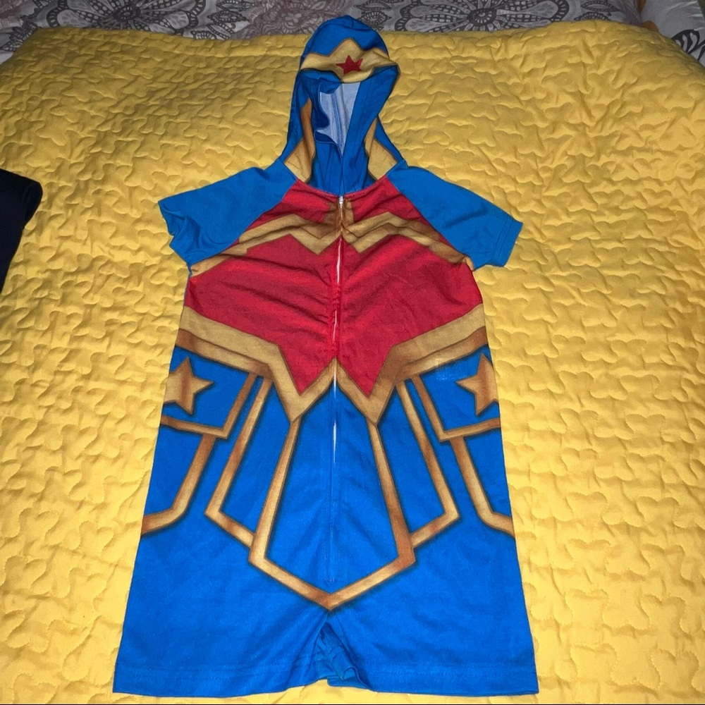 💥 Wonder Woman Girls Size XS 4 5 L 10 12 New Pajamas Romper Hood NWOT